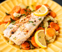 Receita de filé de merluza com legumes: simples e nutritiva