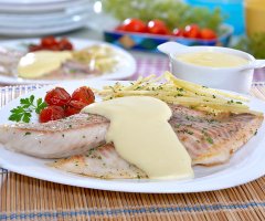 Tilápia com Julienne de Pupunha e Molho de Grana Padano 