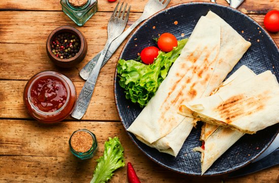 Receita de wrap de salm&atilde;o: f&aacute;cil, r&aacute;pida e muito saborosa