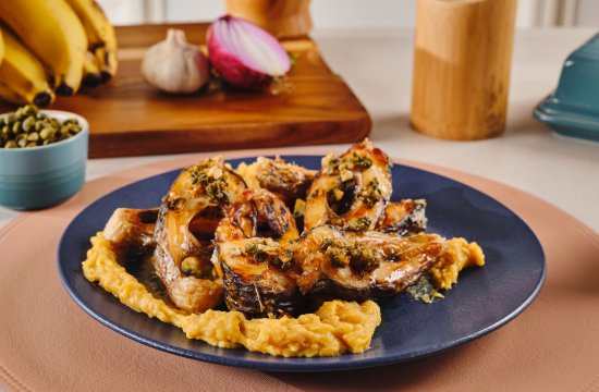 Receita de Posta de Til&aacute;pia na Airfryer com Pur&ecirc; de Banana-da-terra