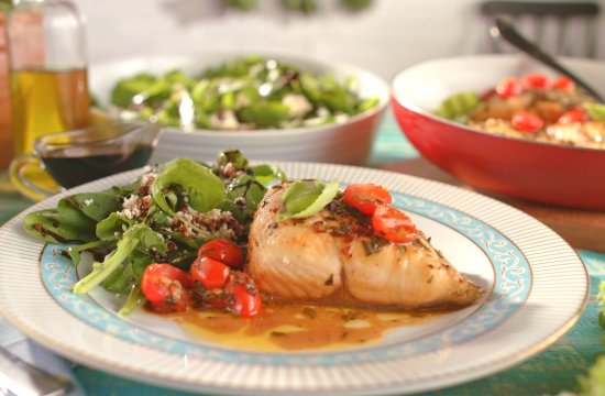 Filé de Pintado com Molho de Tomate e Manjericão