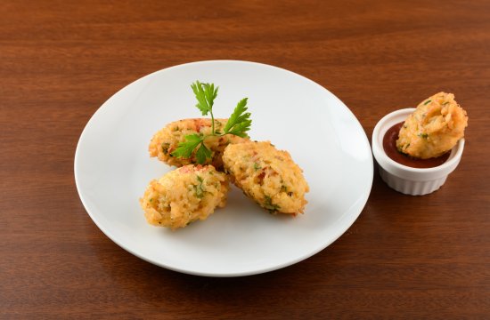 Receita de bolinho de arroz com sardinha crocante