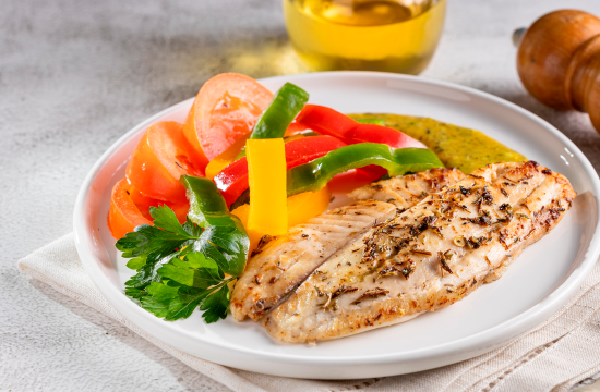 Receita de tilápia grelhada: crocante, sequinha e deliciosa