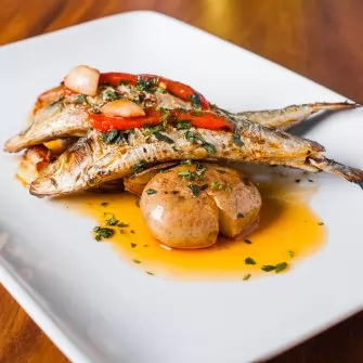 Sardinhas Confitadas com Pimenta e Batatas