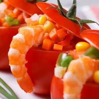 Tomates Recheados com Camarão à Primavera