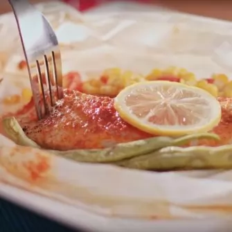 Papelote de filé de tilápia: receita leve e saudável