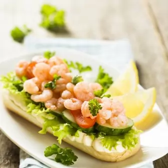 Sanduíche de camarão tropical: receita rápida e irresistível